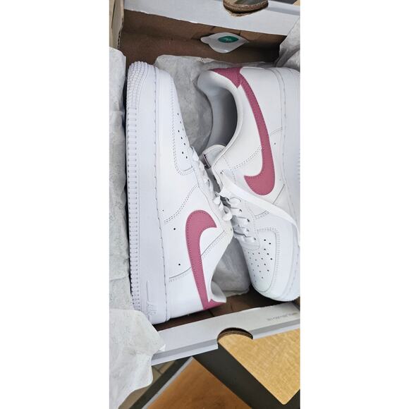 Nike Air Force 1 '07  Womans Size 9 /Essential 'Desert Berry'/ White New in Box - Picture 6 of 7